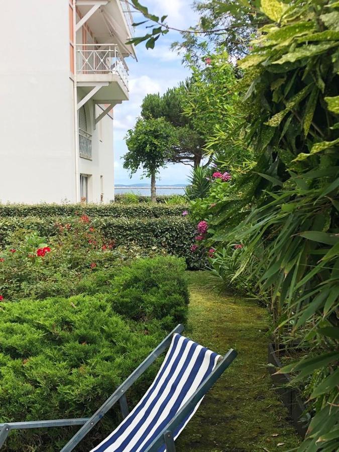 Apartment Sur La Pied Dans L Eau Avec Terrasse Jardin Vue Sur Le Bassin Depuis La Terrasse , Parking *